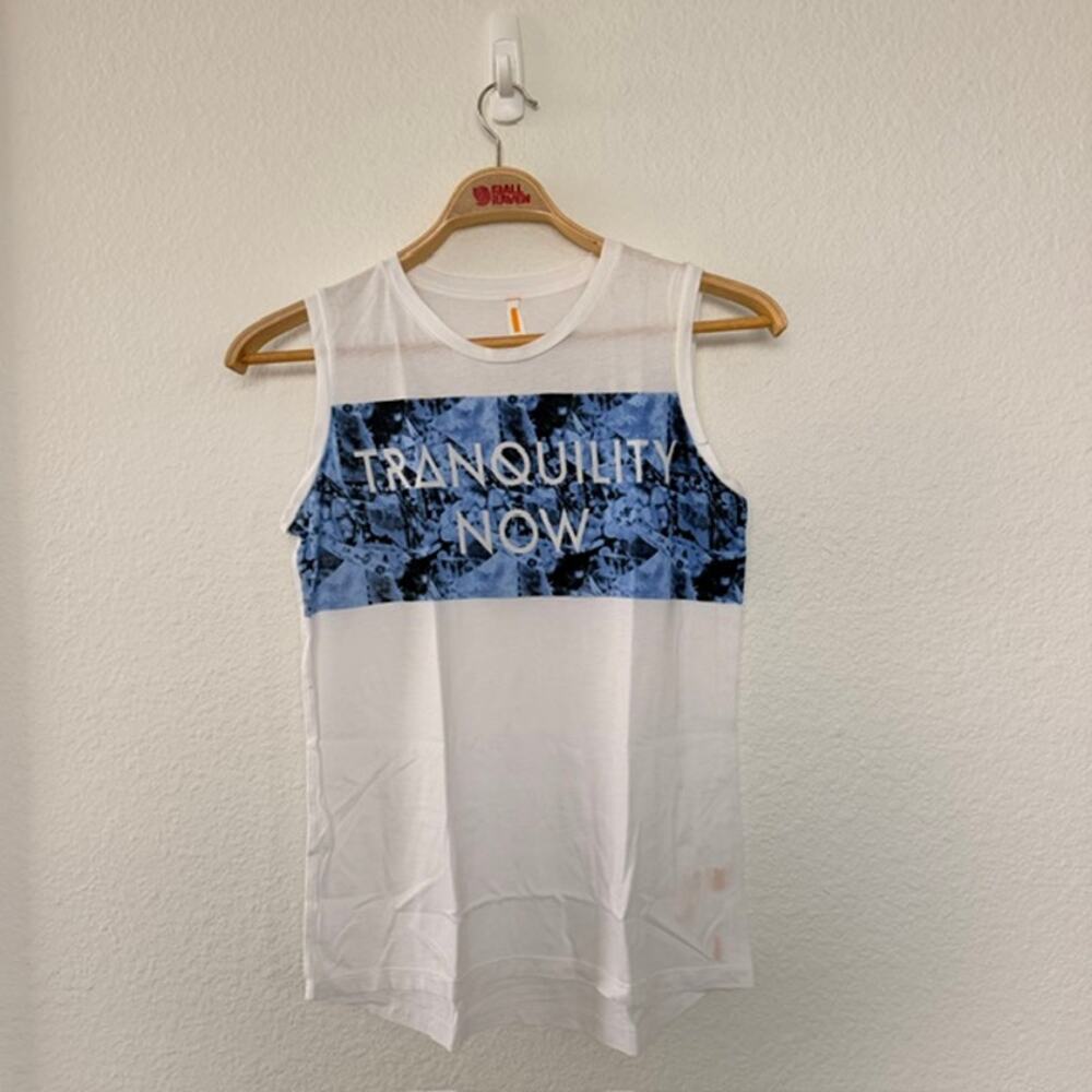 Lucy "Tranquility Now" Sleeveless Tee Shirt White & Blue Vintage Women's P/S